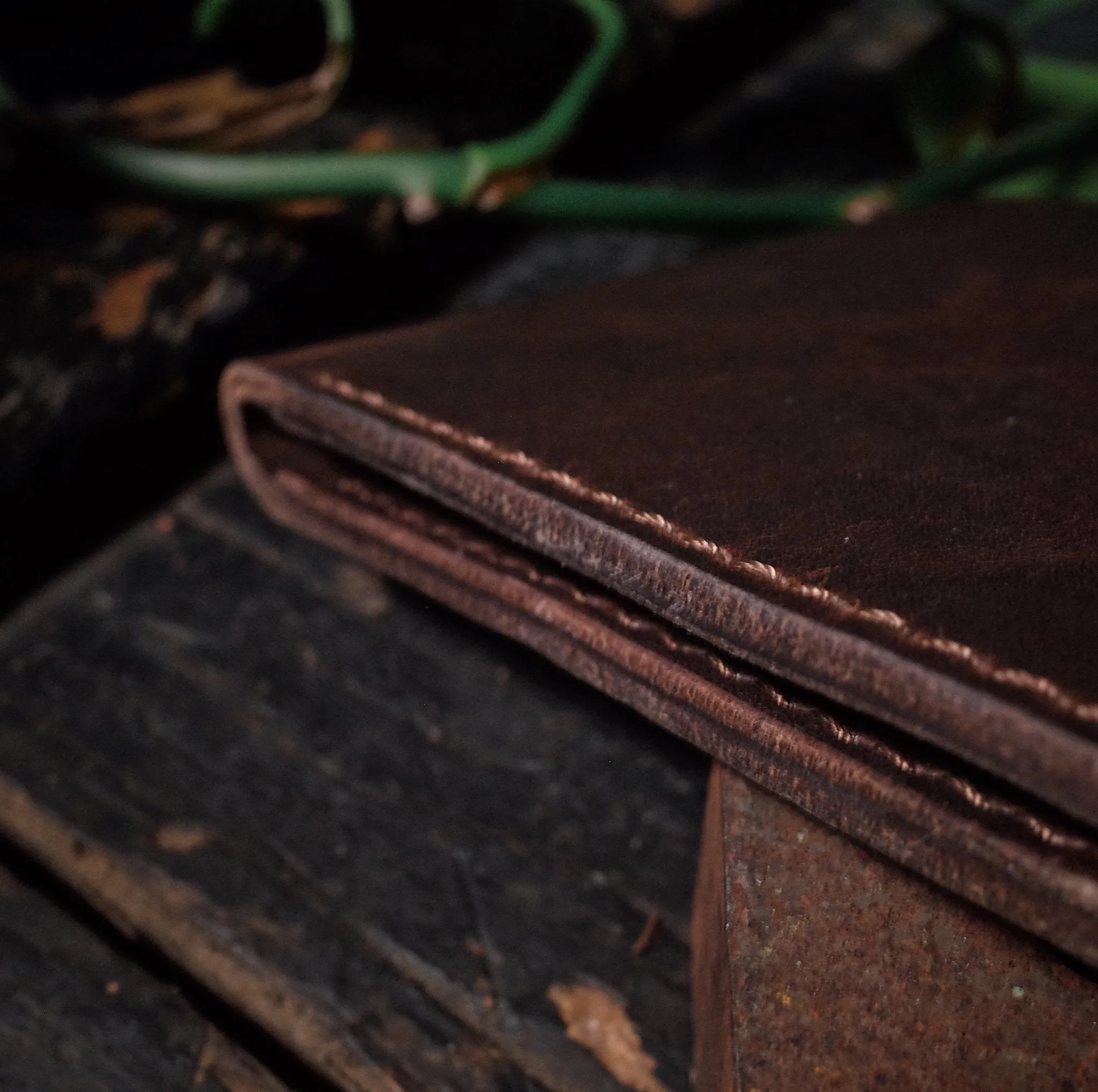 Ludger Leather Bifold Wallet – Dark Brown Edition